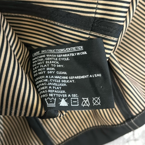 Women’s Rain Jacket - Picture 9 of 9